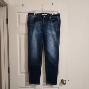 Kancan Skinny Jeans size 15/31-29" inseam gently worn!!!